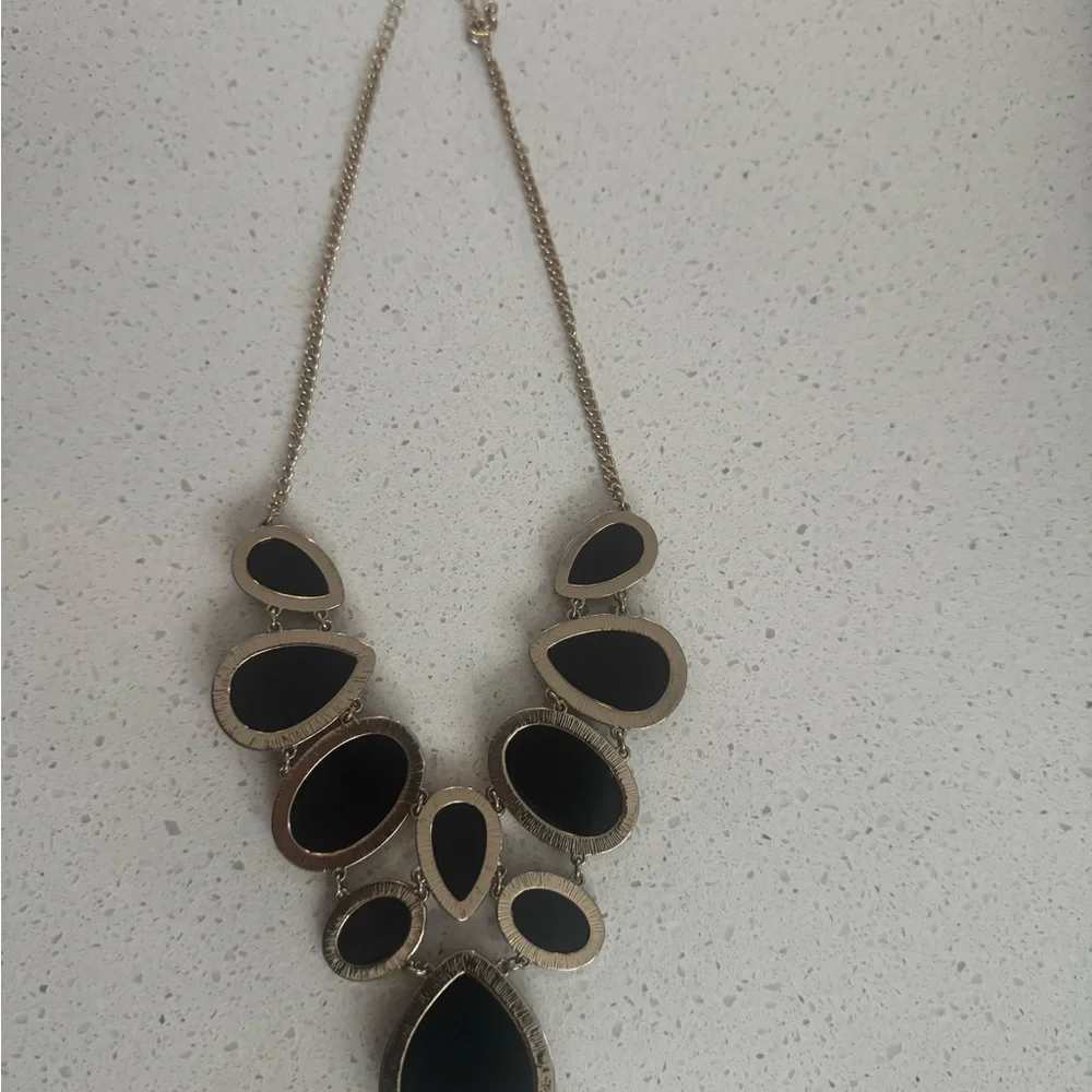 Elegant Black and Gold Chunky Necklace - Picture 3 of 3
